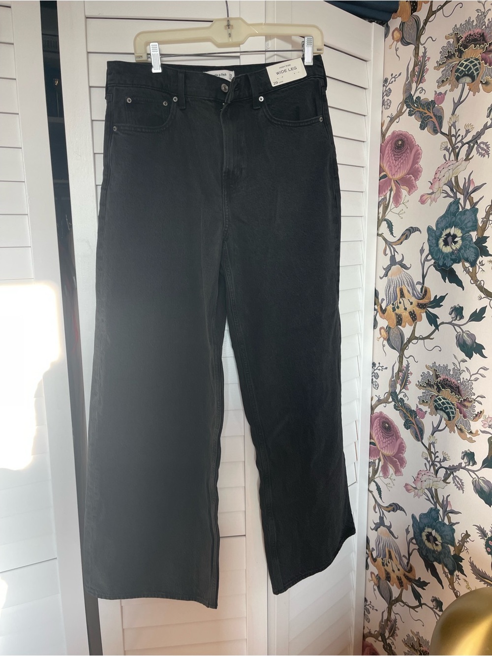 Abercrombie Wide Leg Black Jeans- long - tags on